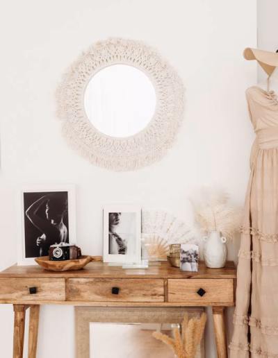 Boudoir Studio München Kommode und Bilder
